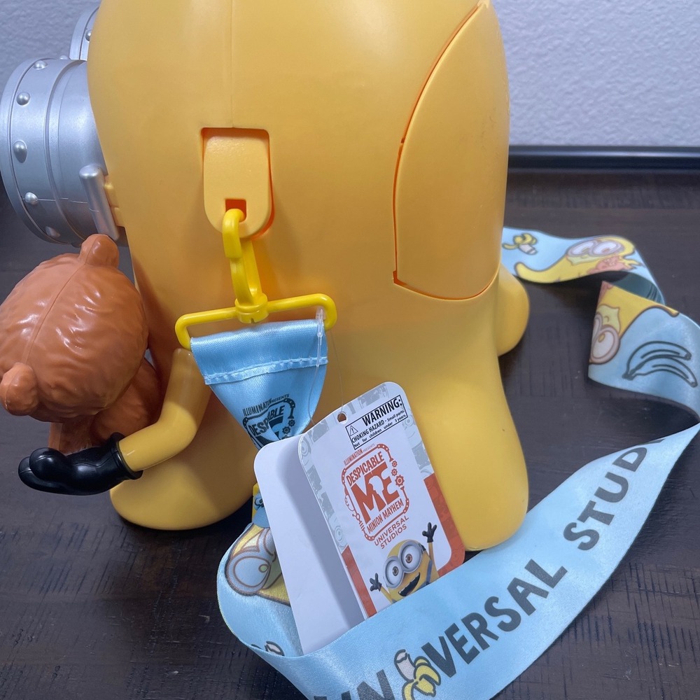 Universal Studios Minion Bob Banana Popcorn Bucket with Tim Bear Lanyard USJ NEW - Picture 2 of 3